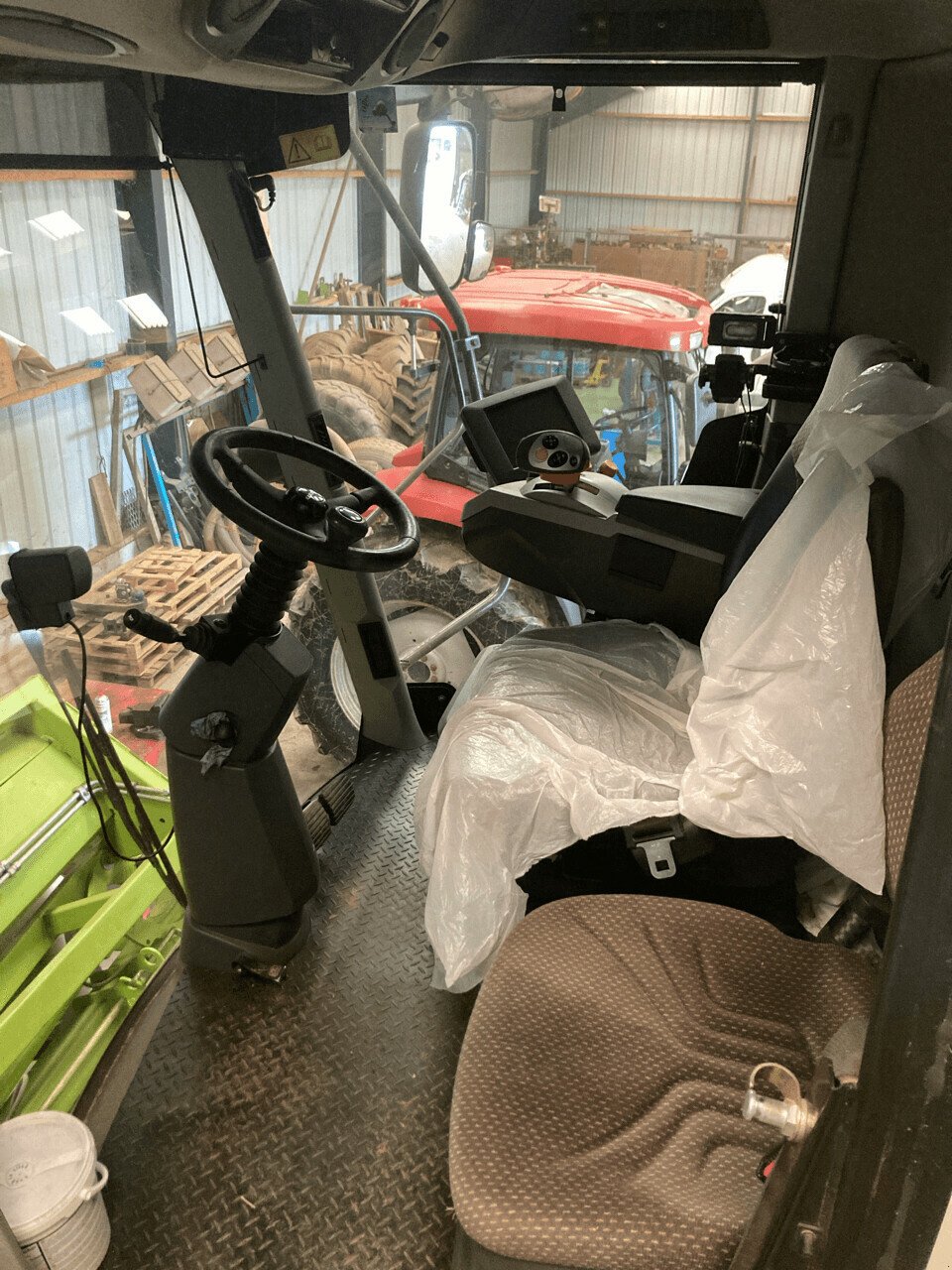 Mähdrescher типа CLAAS LEXION 740 4RM     2100H BAT!, Gebrauchtmaschine в PONTIVY (Фотография 9)