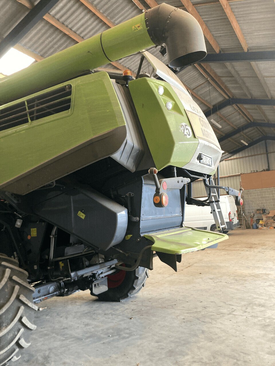 Mähdrescher типа CLAAS LEXION 740 4RM     2100H BAT!, Gebrauchtmaschine в PONTIVY (Фотография 7)