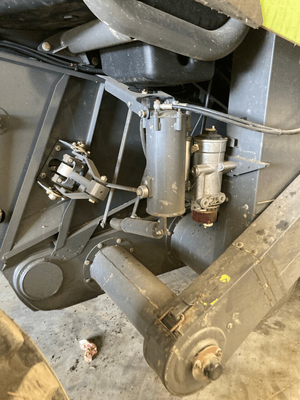 Mähdrescher типа CLAAS LEXION 740 4RM     2100H BAT!, Gebrauchtmaschine в PONTIVY (Фотография 2)