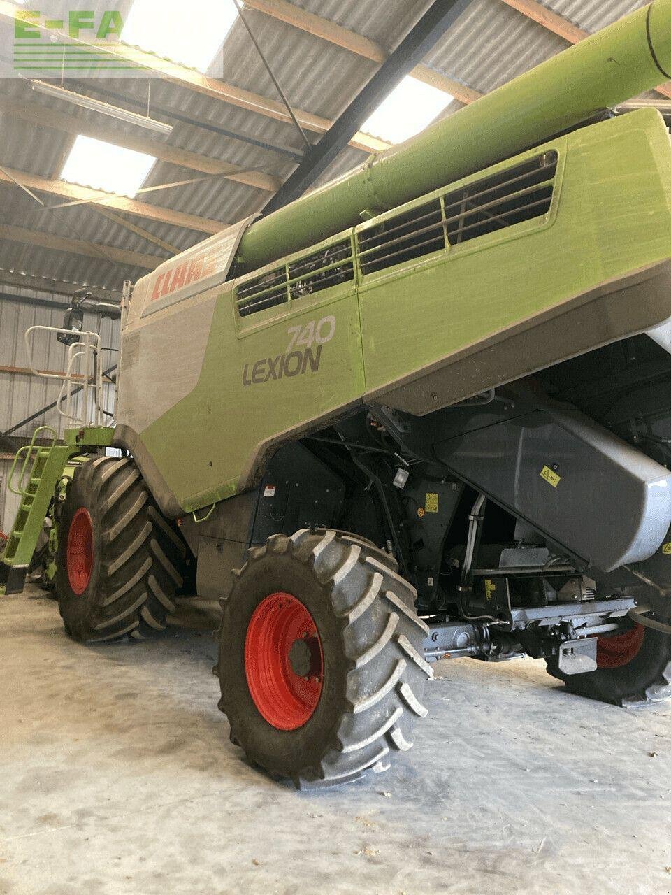 Mähdrescher of the type CLAAS lexion 740 t4, Gebrauchtmaschine in PONTIVY (56 - MORBIHAN) (Picture 5)
