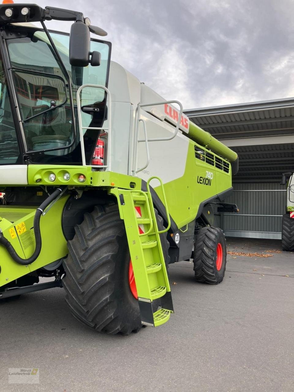 Mähdrescher des Typs CLAAS Lexion 740 Tier 4, Gebrauchtmaschine in Schora (Bild 3)