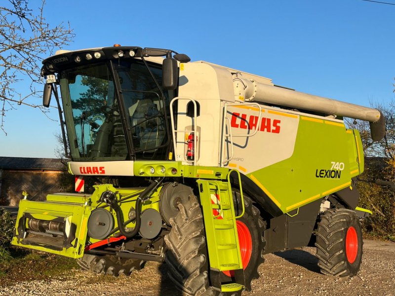 Mähdrescher des Typs CLAAS Lexion 740, Gebrauchtmaschine in Hemau (Bild 1)