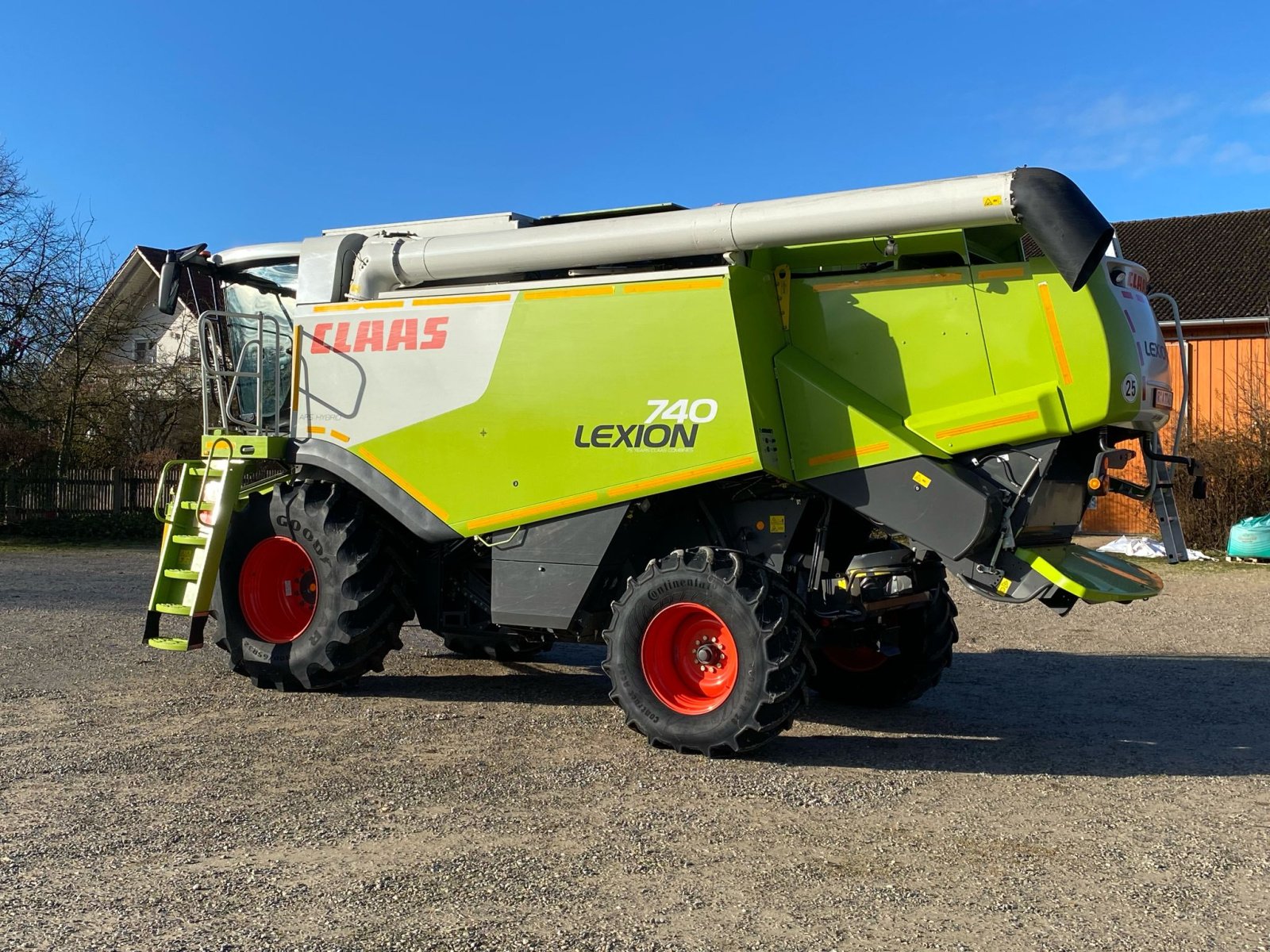 Mähdrescher van het type CLAAS Lexion 740, Gebrauchtmaschine in Hemau (Foto 15)