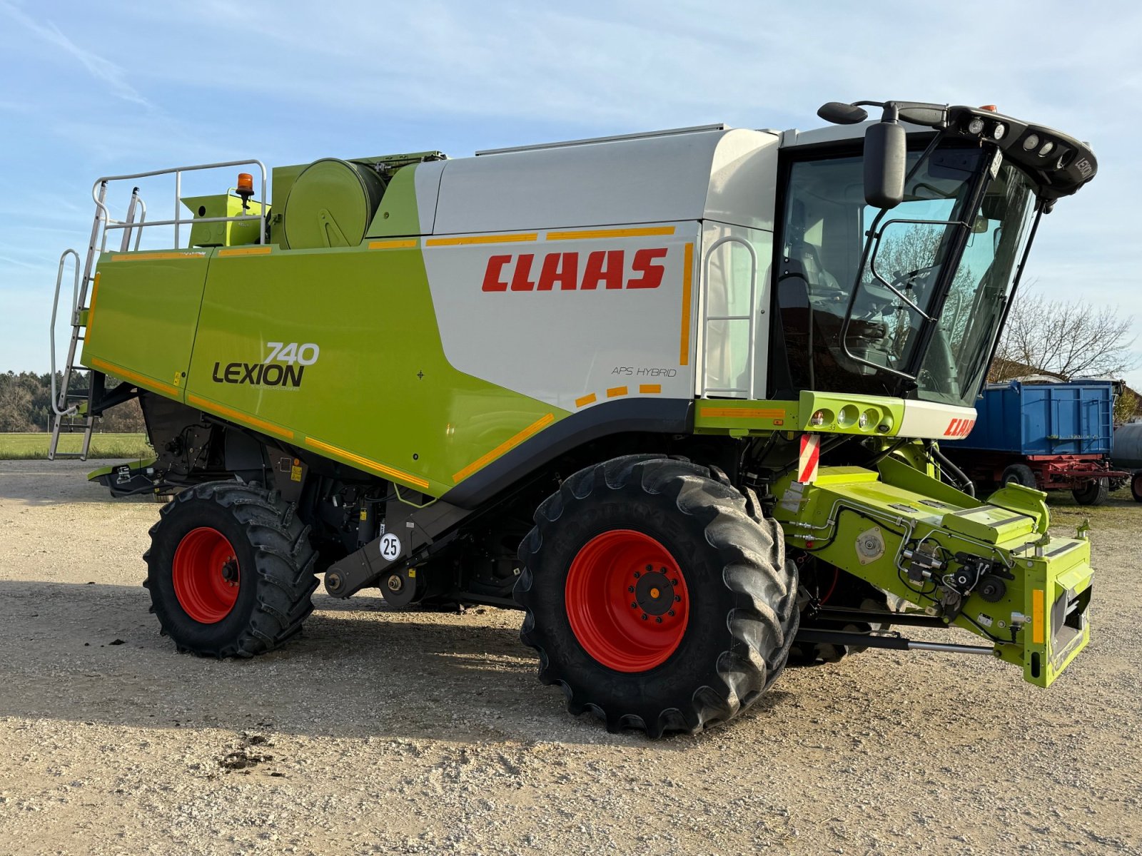 Mähdrescher des Typs CLAAS Lexion 740, Gebrauchtmaschine in Hemau (Bild 5)