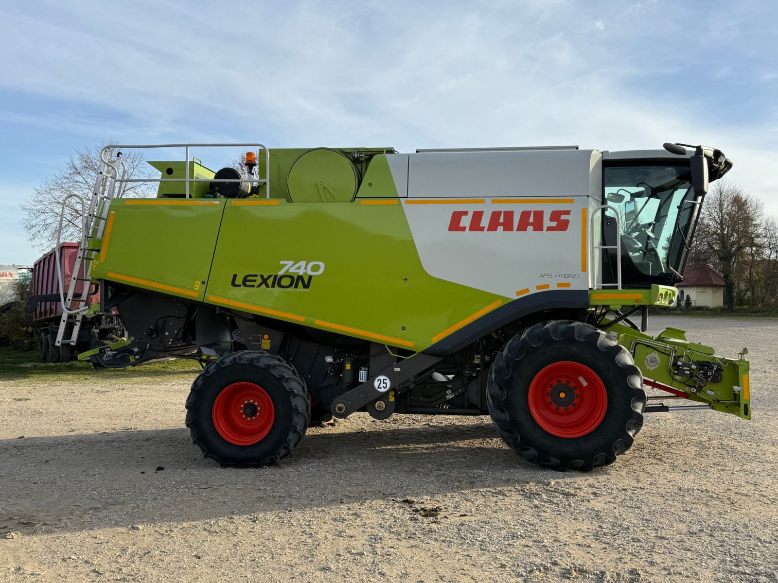 Mähdrescher от тип CLAAS Lexion 740, Gebrauchtmaschine в Hemau (Снимка 7)