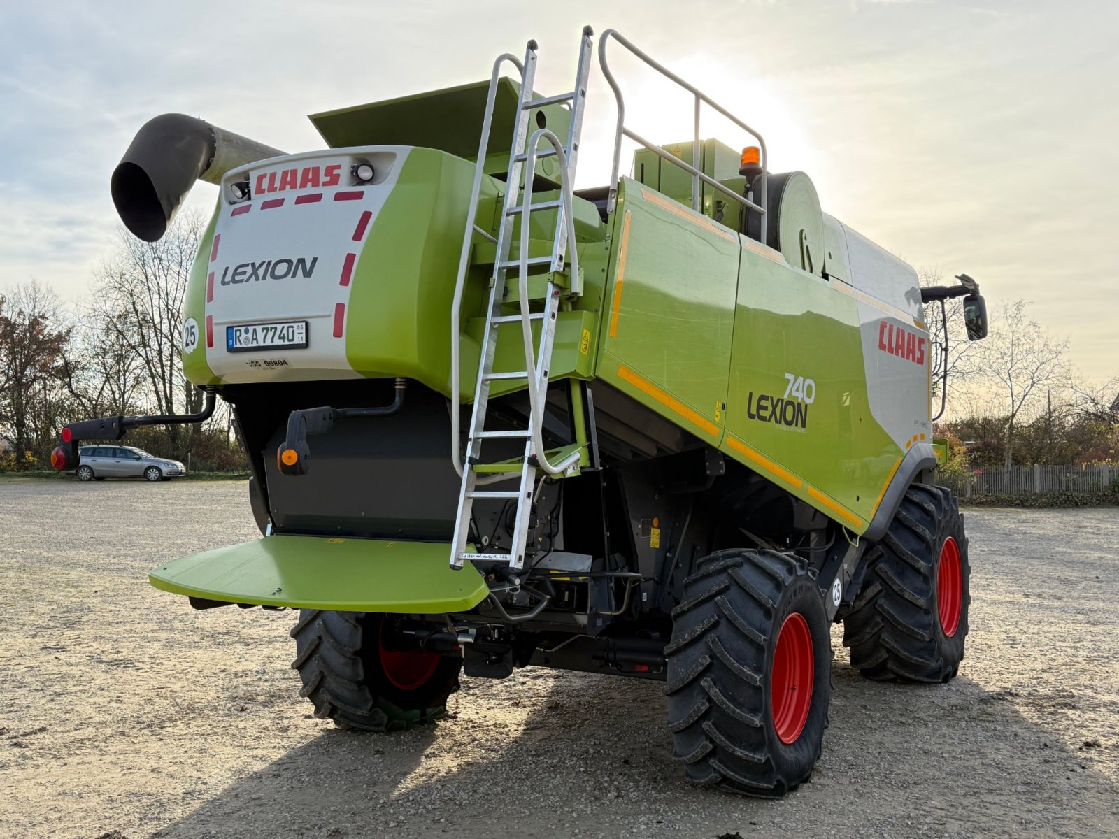 Mähdrescher от тип CLAAS Lexion 740, Gebrauchtmaschine в Hemau (Снимка 9)