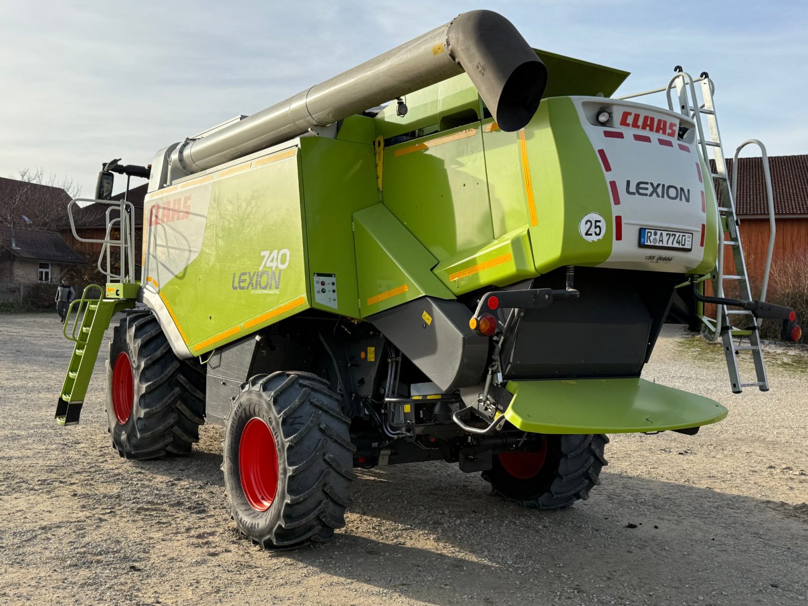 Mähdrescher от тип CLAAS Lexion 740, Gebrauchtmaschine в Hemau (Снимка 10)