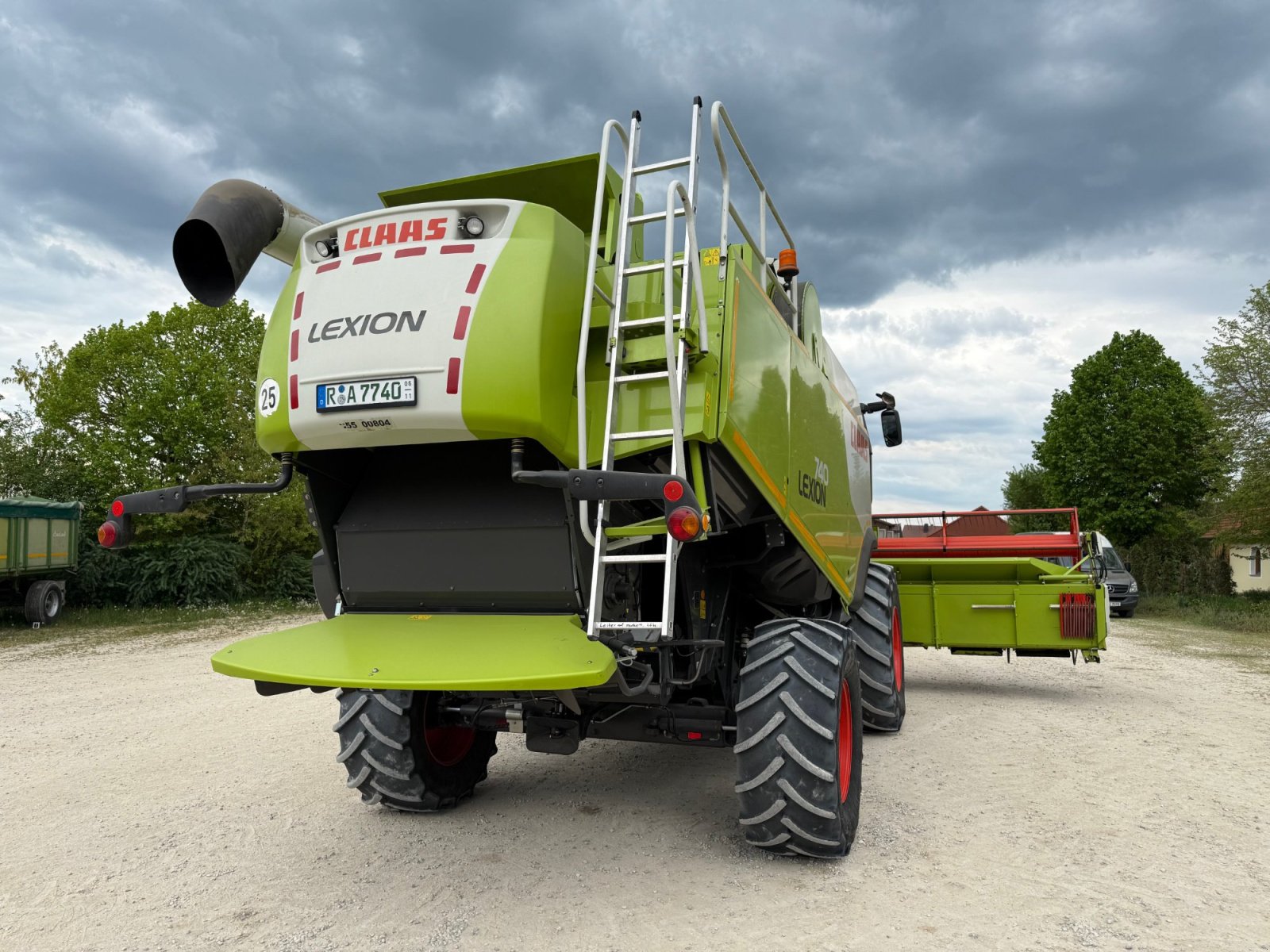 Mähdrescher des Typs CLAAS Lexion 740, Gebrauchtmaschine in Hemau (Bild 5)