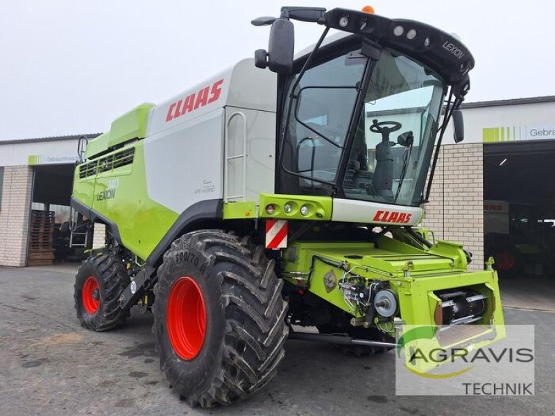 Mähdrescher typu CLAAS LEXION 740, Gebrauchtmaschine v Warburg (Obrázek 1)