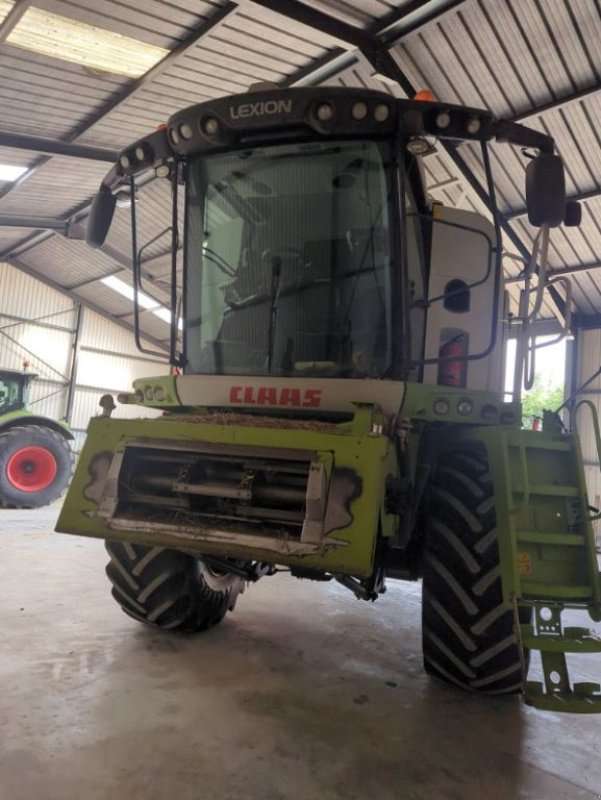 Mähdrescher typu CLAAS LEXION 740, Gebrauchtmaschine v FRESNAY LE COMTE (Obrázek 2)