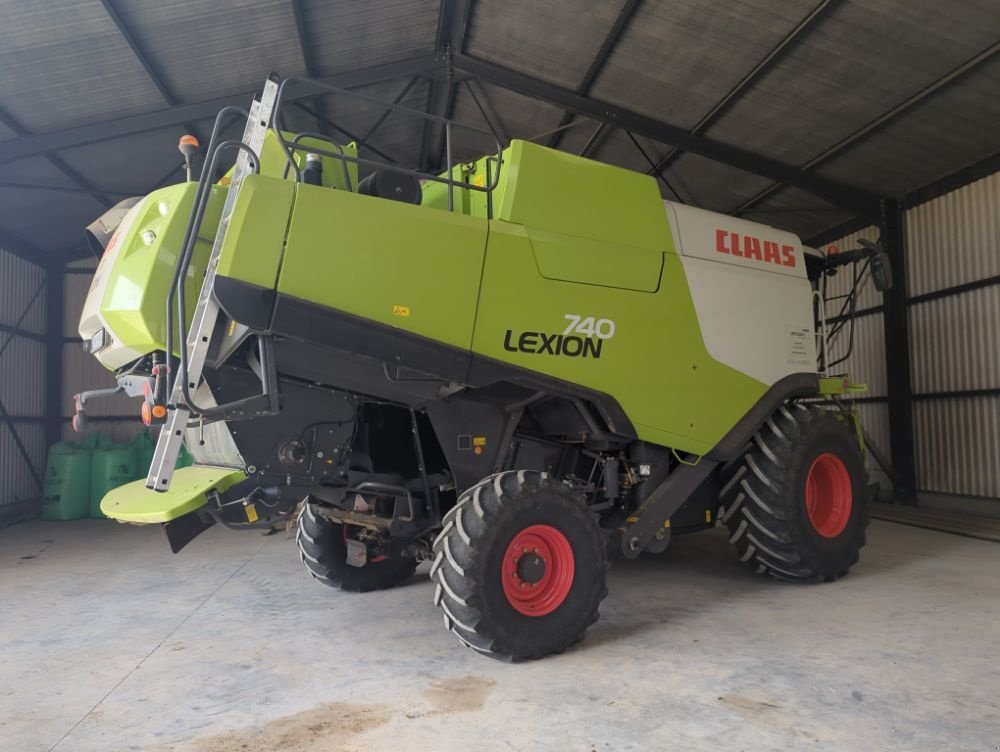 Mähdrescher typu CLAAS LEXION 740, Gebrauchtmaschine v FRESNAY LE COMTE (Obrázek 3)