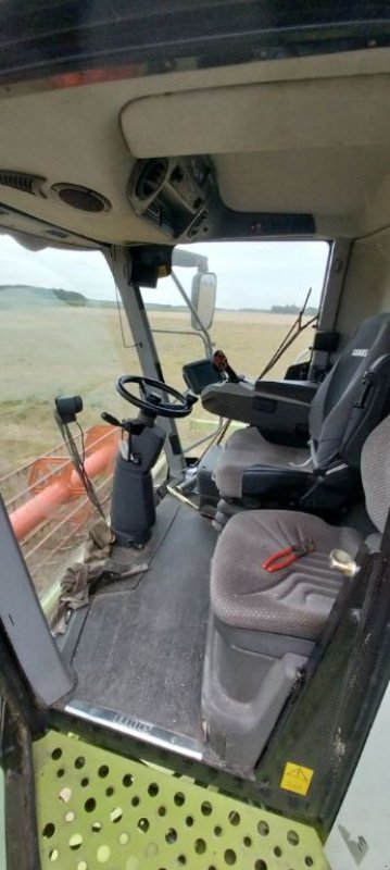 Mähdrescher of the type CLAAS LEXION 740, Gebrauchtmaschine in VOVES (Picture 7)