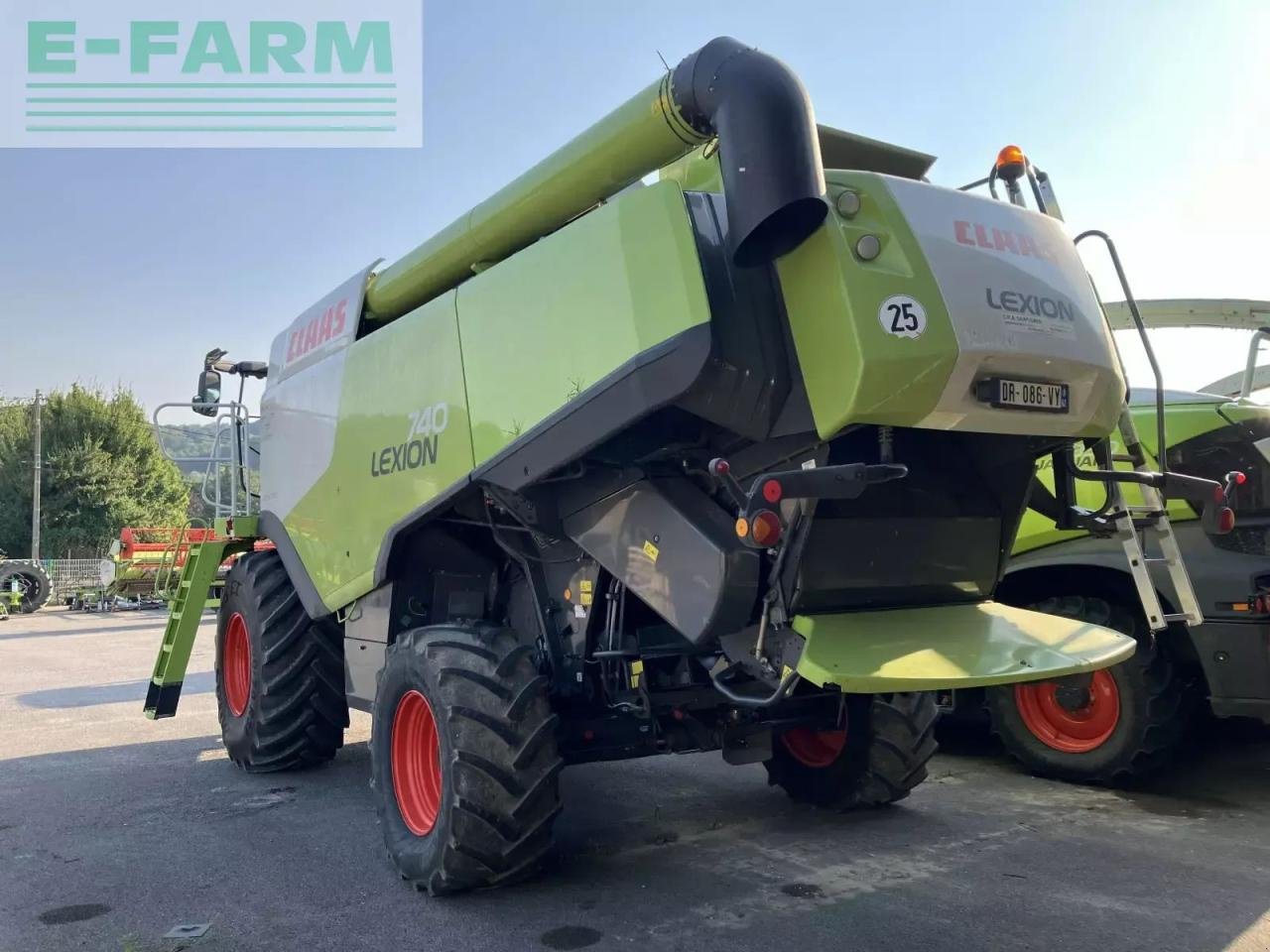 Mähdrescher typu CLAAS lexion 740, Gebrauchtmaschine w BLENDECQUES (Zdjęcie 4)