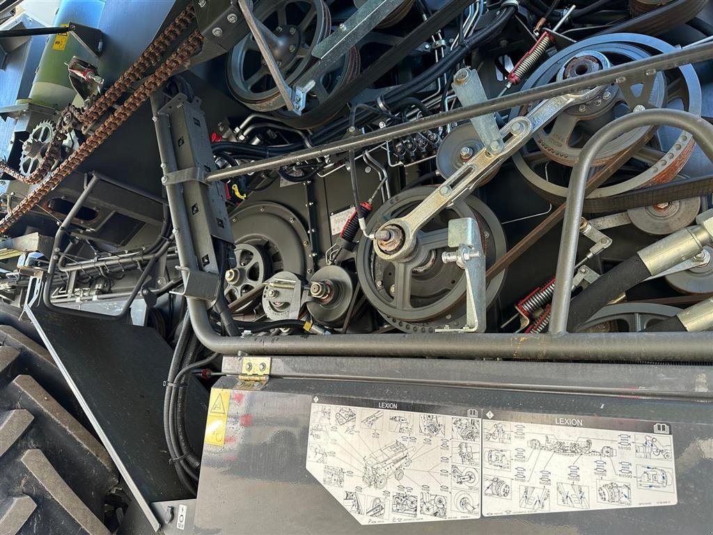 Mähdrescher typu CLAAS Lexion 7400 VI GIVER 50 TIMERS HØSTGARANTI I DK!!! Tør du give et bud? GPS klar. Incl Vario 770 Skærebord., Gebrauchtmaschine v Kolding (Obrázek 14)