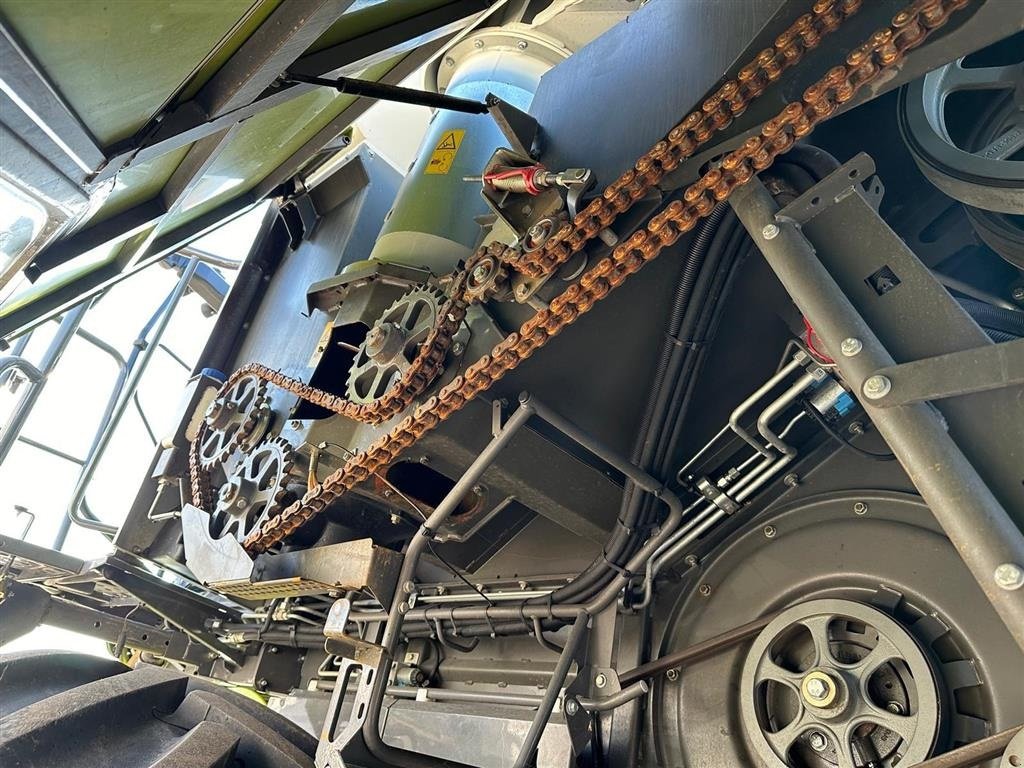 Mähdrescher typu CLAAS Lexion 7400 VI GIVER 50 TIMERS HØSTGARANTI I DK!!! Tør du give et bud? GPS klar. Incl Vario 770 Skærebord., Gebrauchtmaschine v Kolding (Obrázek 10)