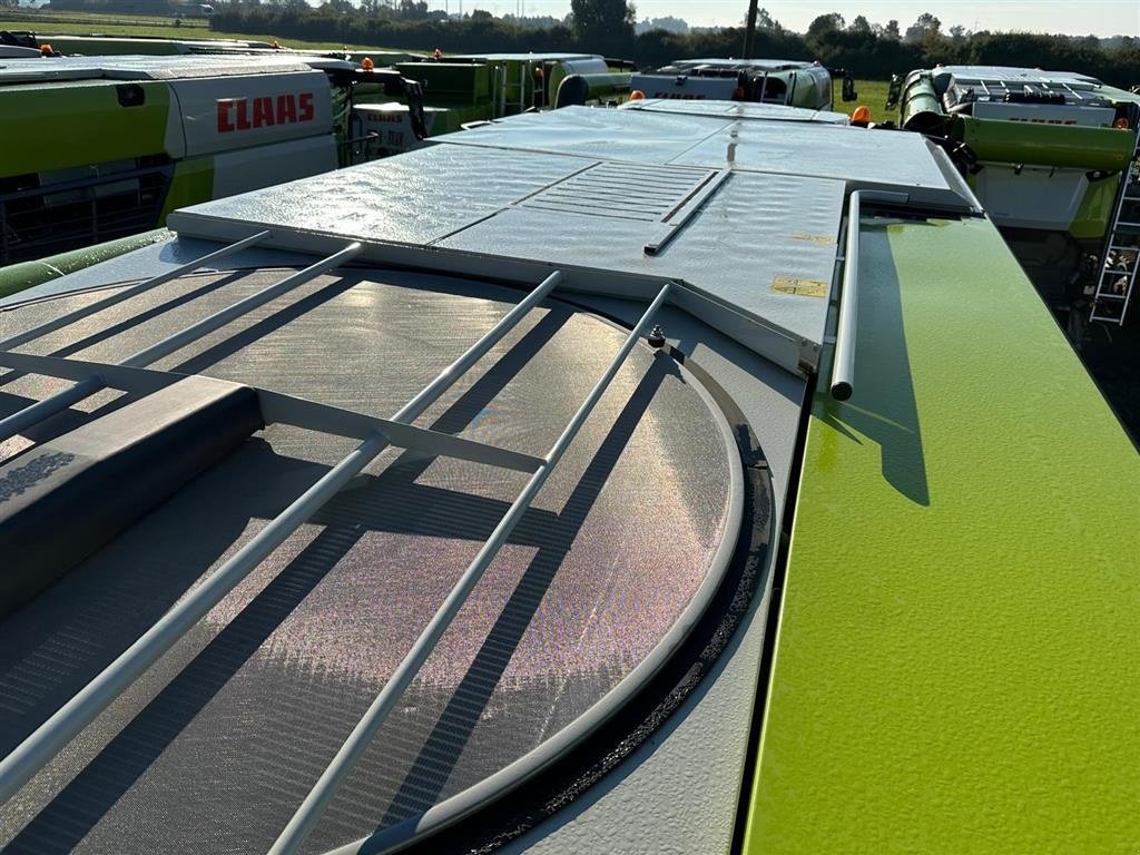 Mähdrescher typu CLAAS Lexion 7400 VI GIVER 50 TIMERS HØSTGARANTI I DK!!! Tør du give et bud? GPS klar. Incl Vario 770 Skærebord., Gebrauchtmaschine v Kolding (Obrázek 17)