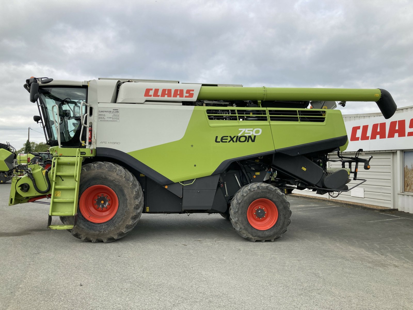 Mähdrescher типа CLAAS LEXION 750 BUSINESS, Gebrauchtmaschine в ST CLEMENT DE LA PLACE (Фотография 9)