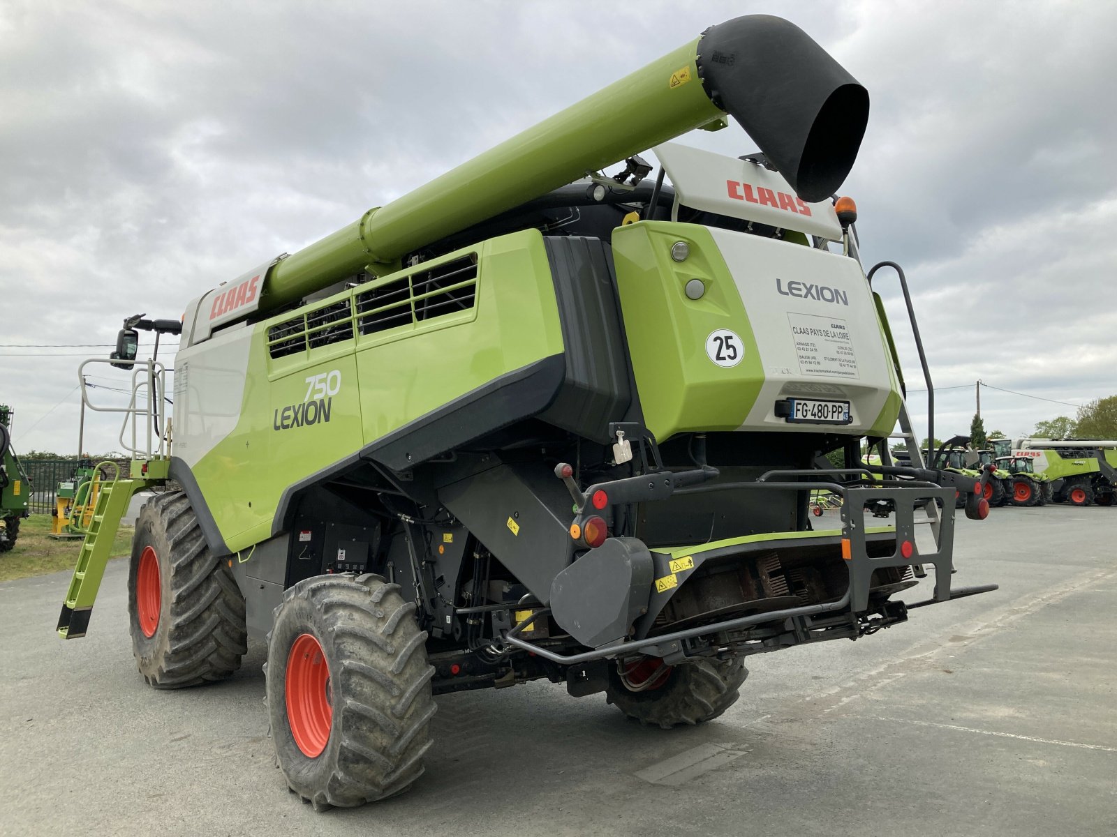 Mähdrescher типа CLAAS LEXION 750 BUSINESS, Gebrauchtmaschine в ST CLEMENT DE LA PLACE (Фотография 10)