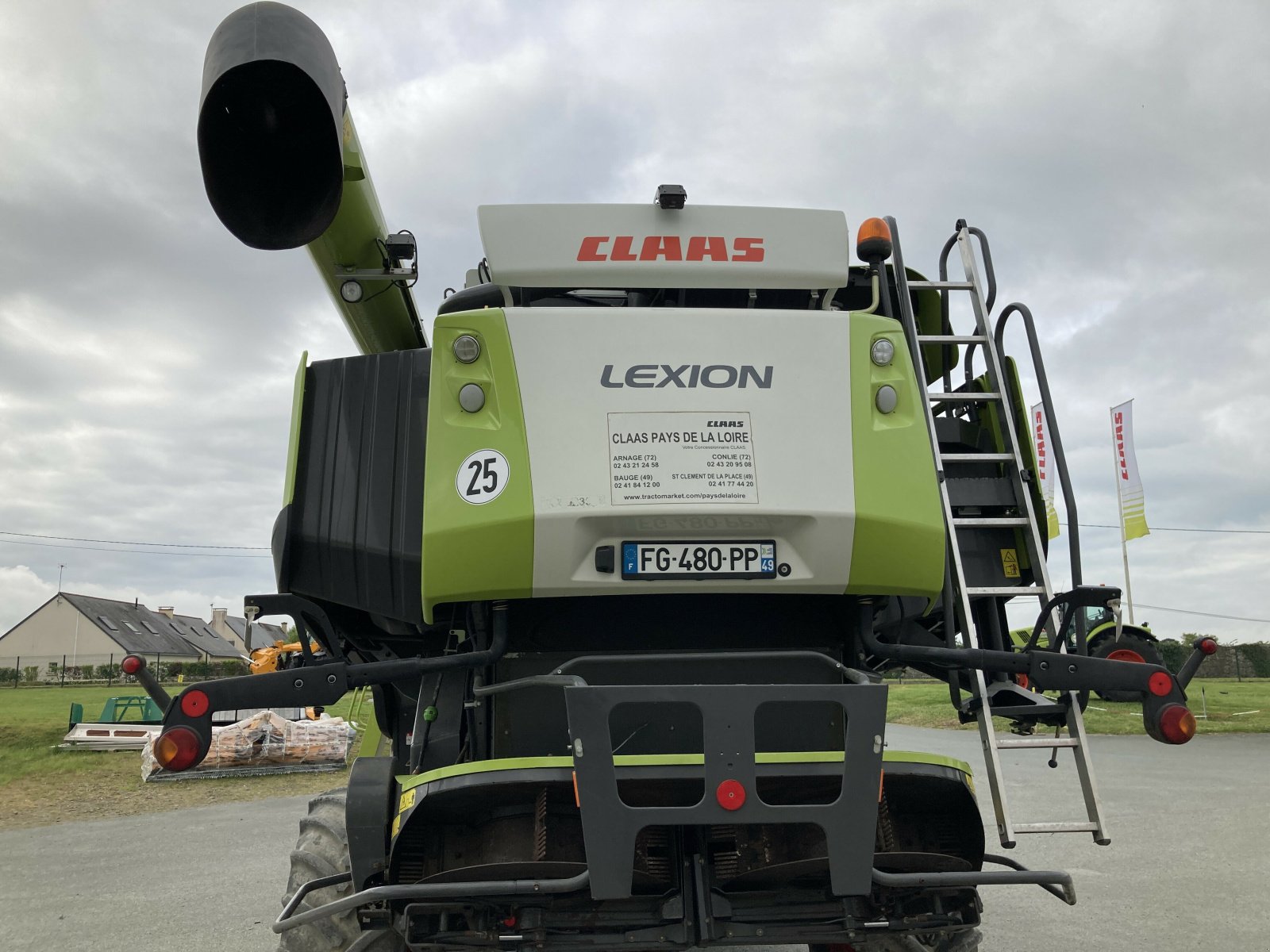 Mähdrescher типа CLAAS LEXION 750 BUSINESS, Gebrauchtmaschine в ST CLEMENT DE LA PLACE (Фотография 11)