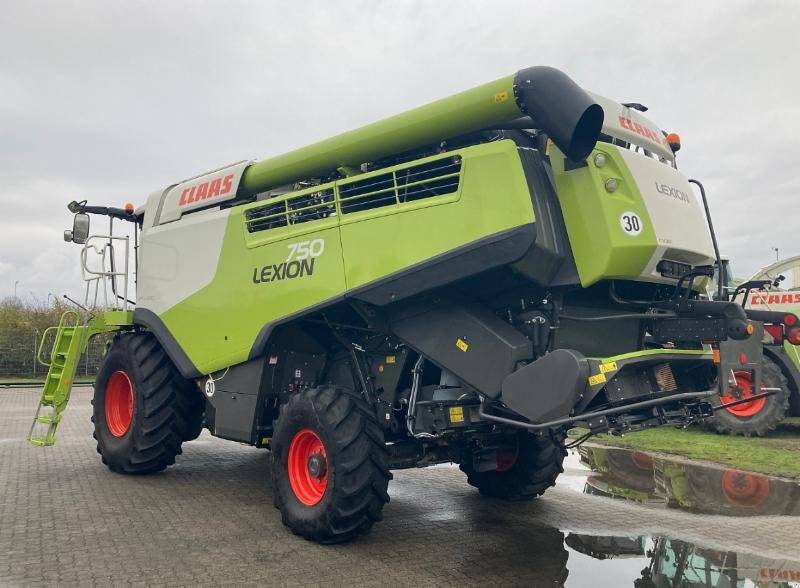 Mähdrescher des Typs CLAAS LEXION 750 MONTANA, Gebrauchtmaschine in Hockenheim (Bild 3)