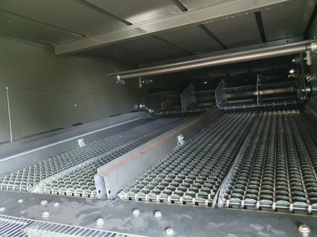 Mähdrescher des Typs CLAAS LEXION 750 MONTANA, Gebrauchtmaschine in Baillonville (Bild 9)