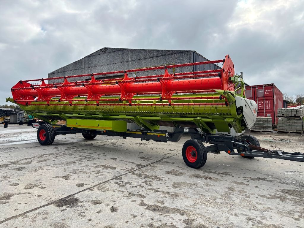 Mähdrescher des Typs CLAAS LEXION 750 MONTANA, Gebrauchtmaschine in Baillonville (Bild 10)