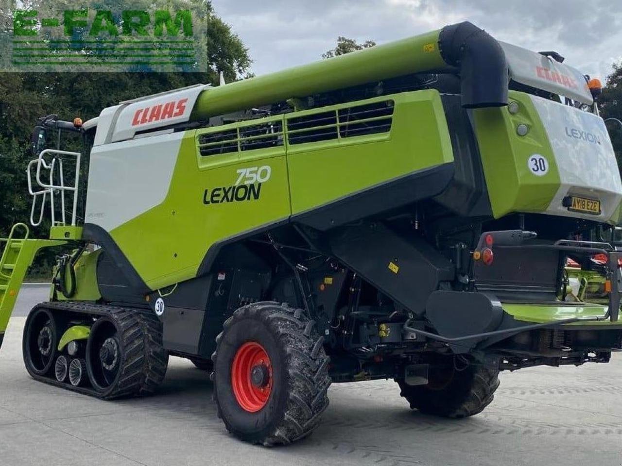 Mähdrescher του τύπου CLAAS LEXION 750 TT, Gebrauchtmaschine σε MICHELDEVER, WINCHESTER (Φωτογραφία 4)
