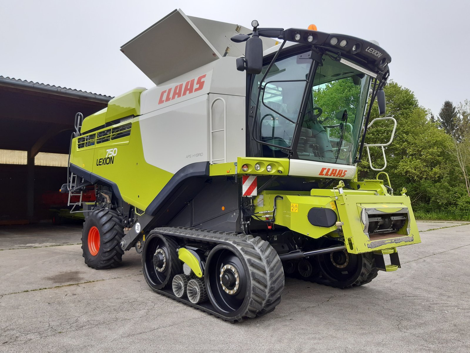 Mähdrescher des Typs CLAAS Lexion 750 TT, Gebrauchtmaschine in Penzing (Bild 4)