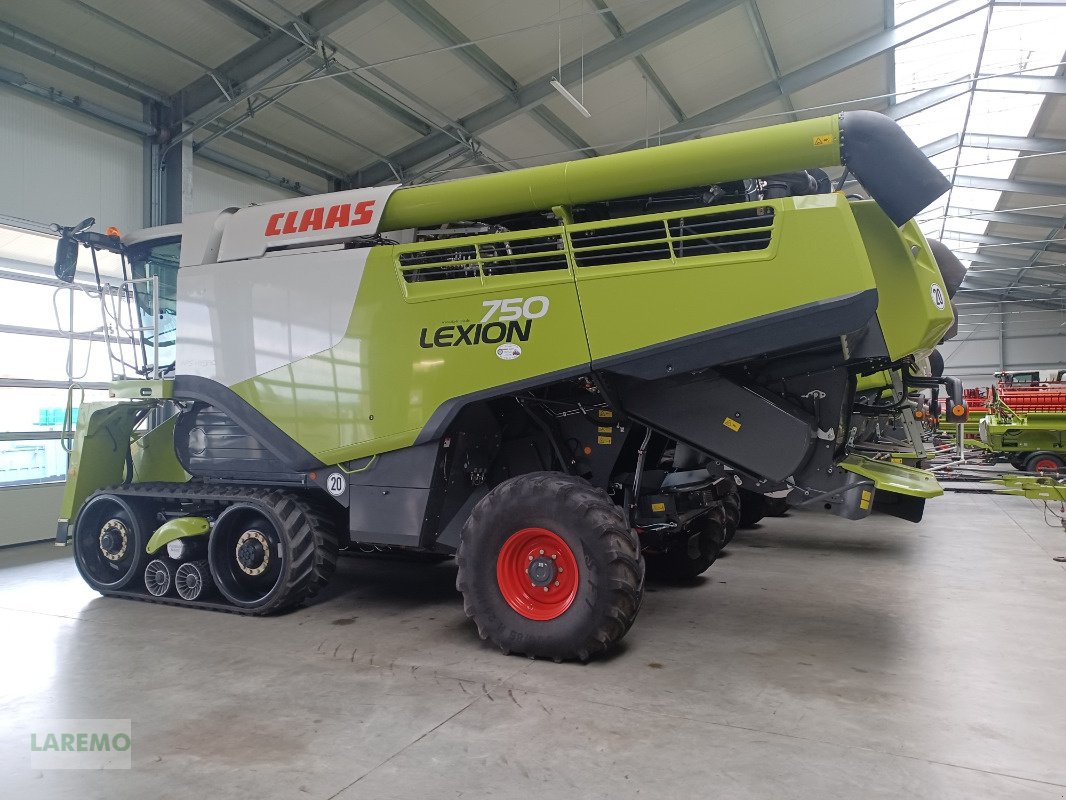 Mähdrescher des Typs CLAAS LEXION 750 TT, Gebrauchtmaschine in Langenwetzendorf (Bild 2)