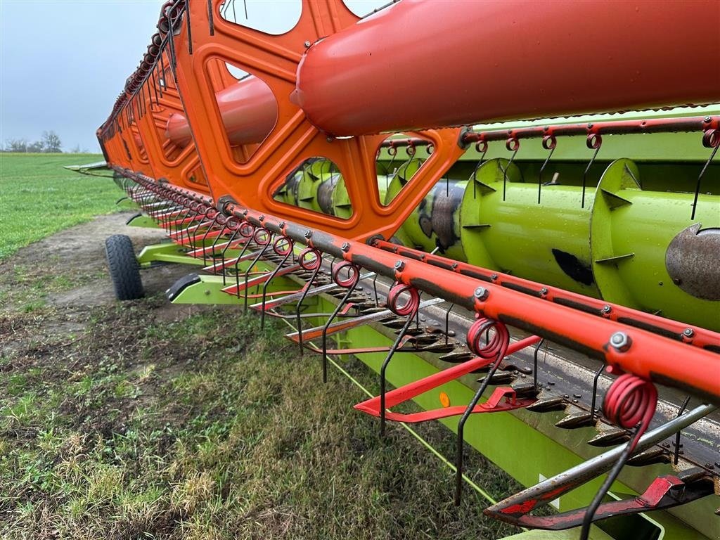 Mähdrescher typu CLAAS LEXION 750 VI GIVER 50 TIMERS HØSTGARANTI I DK!!! Incl. Vario 900 Skærebord og vogn., Gebrauchtmaschine v Kolding (Obrázek 13)