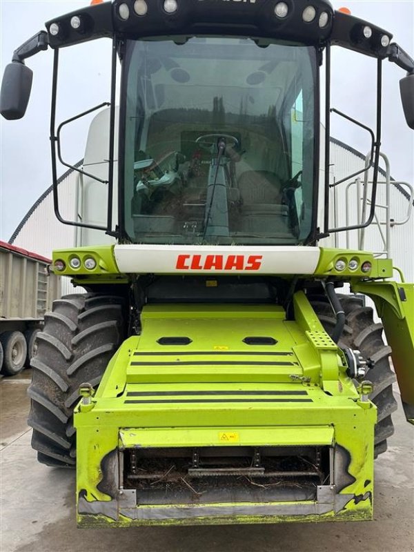 Mähdrescher typu CLAAS LEXION 750 VI GIVER 50 TIMERS HØSTGARANTI I DK!!! Incl. Vario 900 Skærebord og vogn., Gebrauchtmaschine v Kolding (Obrázek 3)