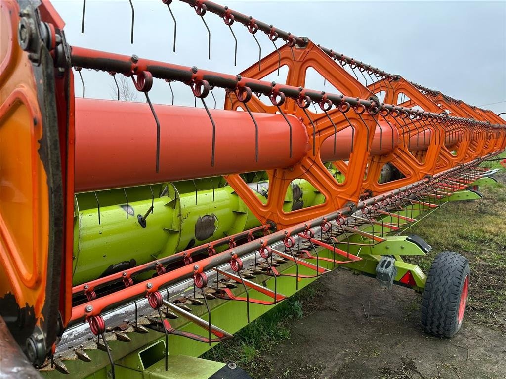 Mähdrescher typu CLAAS LEXION 750 VI GIVER 50 TIMERS HØSTGARANTI I DK!!! Incl. Vario 900 Skærebord og vogn., Gebrauchtmaschine v Kolding (Obrázek 12)