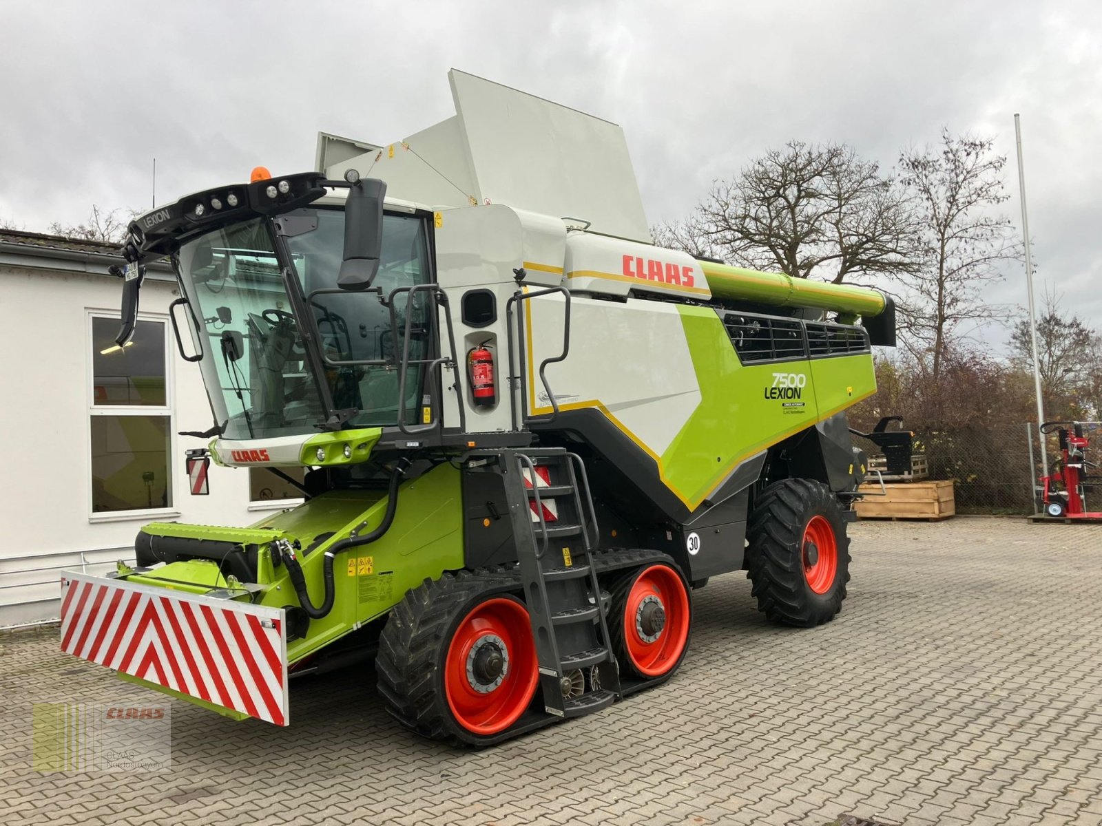 Mähdrescher des Typs CLAAS Lexion 7500 TT, Gebrauchtmaschine in Schwandorf (Bild 1)