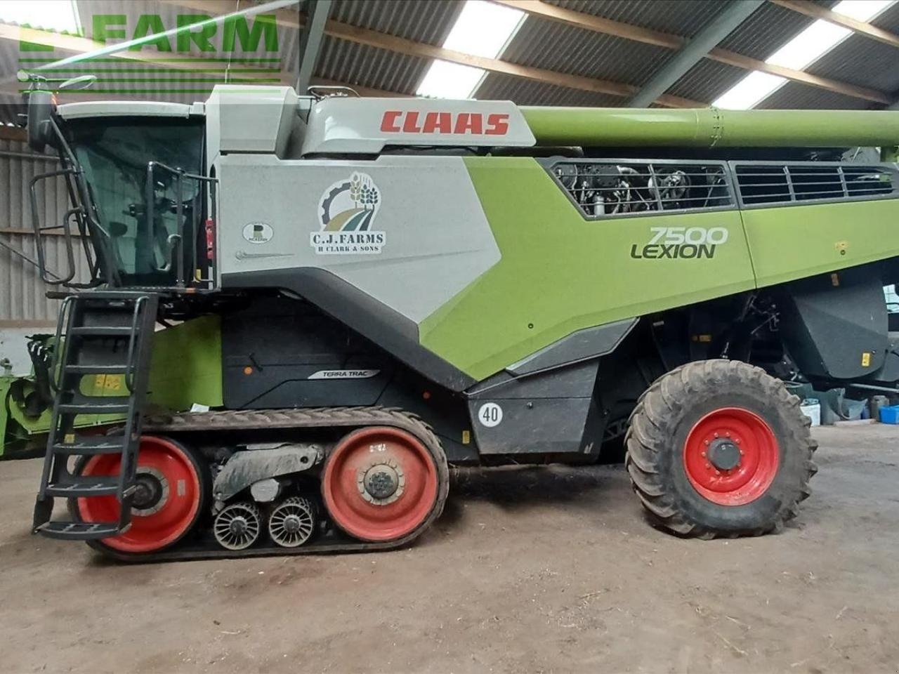 Mähdrescher des Typs CLAAS LEXION 7500 TT, Gebrauchtmaschine in ALNWICK (Bild 1)
