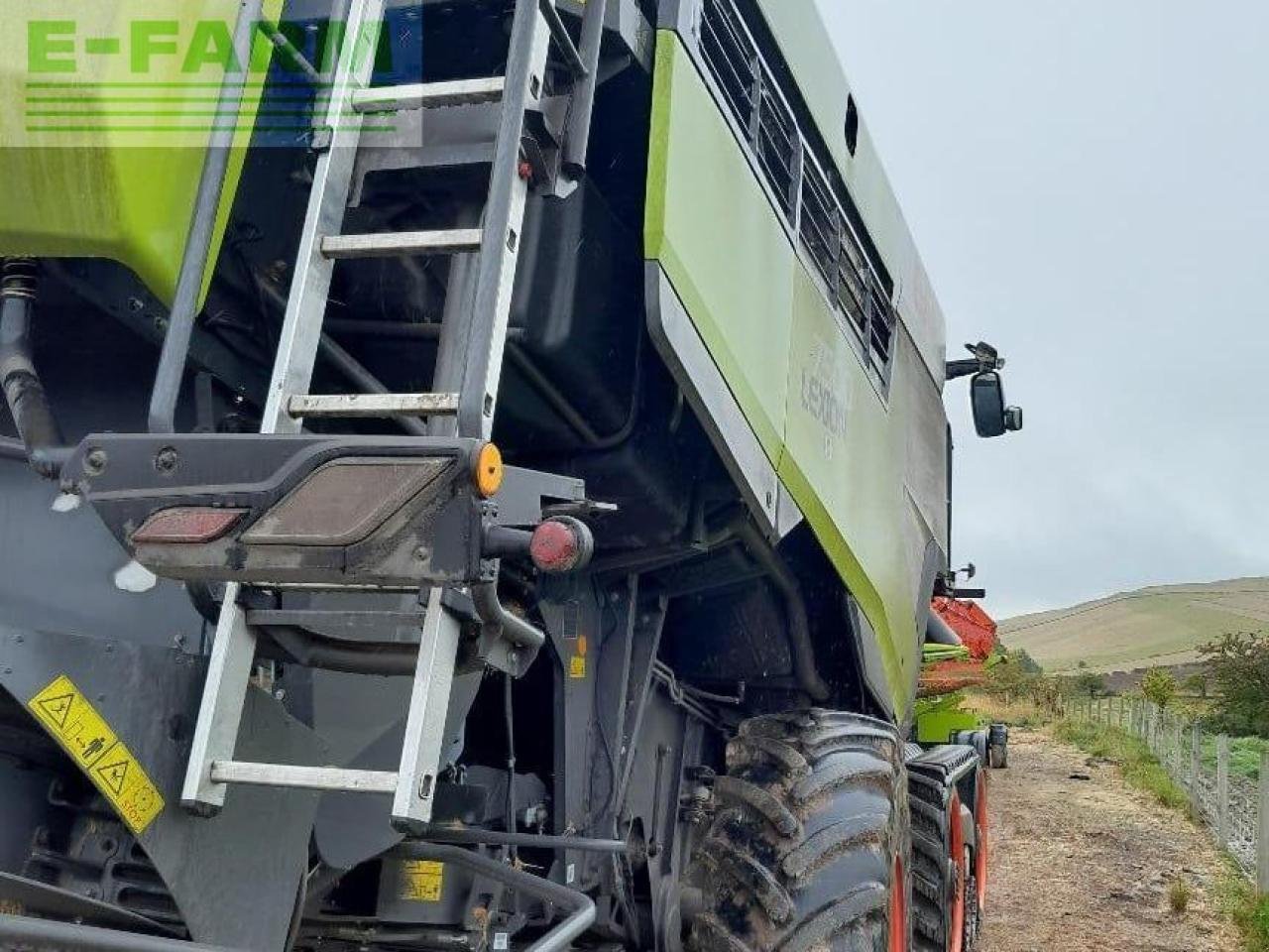 Mähdrescher Türe ait CLAAS LEXION 7500 TT, Gebrauchtmaschine içinde CORNHILL-ON-TWEED (resim 7)