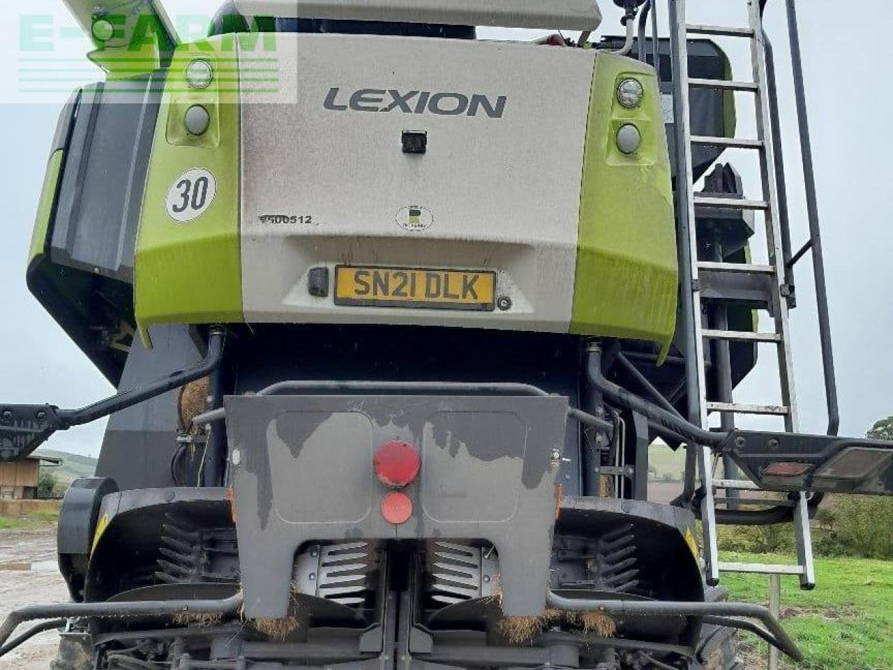 Mähdrescher Türe ait CLAAS LEXION 7500 TT, Gebrauchtmaschine içinde CORNHILL-ON-TWEED (resim 8)