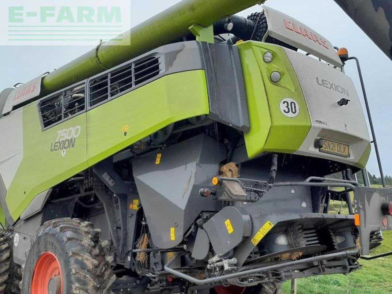Mähdrescher Türe ait CLAAS LEXION 7500 TT, Gebrauchtmaschine içinde CORNHILL-ON-TWEED (resim 9)