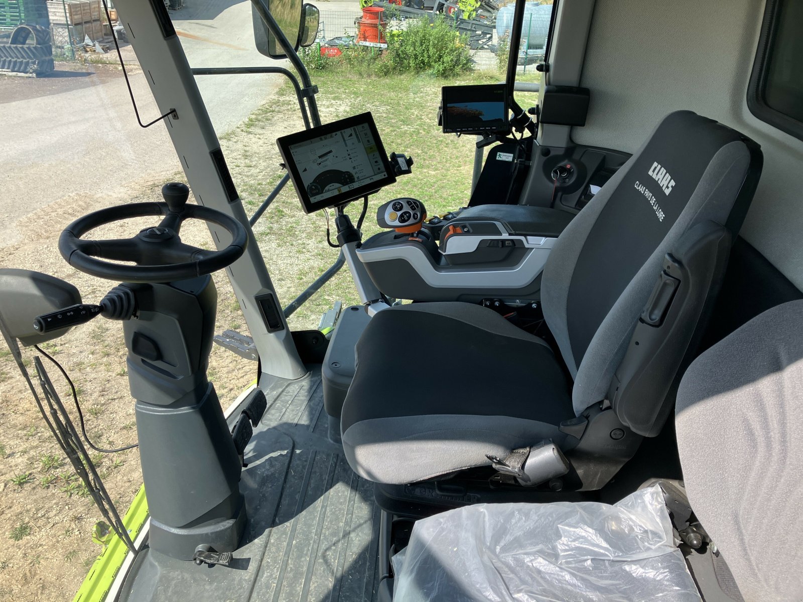 Mähdrescher Türe ait CLAAS LEXION 7500 TT, Gebrauchtmaschine içinde VAROIS & CHAIGNOT (resim 9)