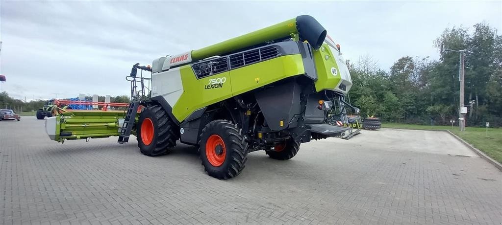 Mähdrescher of the type CLAAS Lexion 7500 VI GIVER 50 TIMERS HØSTGARANTI I DK!!! Incl. Skærebord Vario 770 og vogn. GPS klar., Gebrauchtmaschine in Kolding (Picture 7)