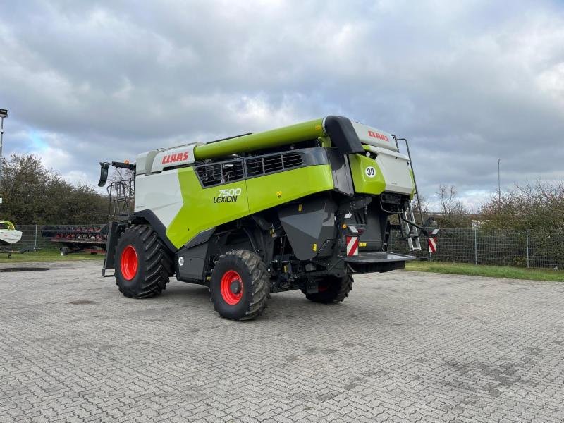 Mähdrescher des Typs CLAAS LEXION 7500, Gebrauchtmaschine in Hockenheim (Bild 3)