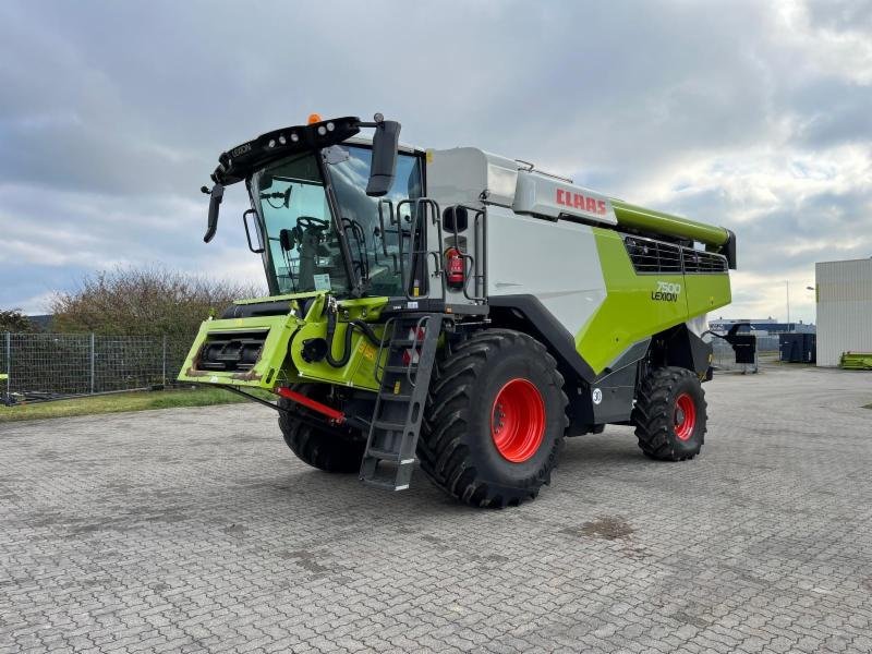 Mähdrescher des Typs CLAAS LEXION 7500, Gebrauchtmaschine in Hockenheim (Bild 1)