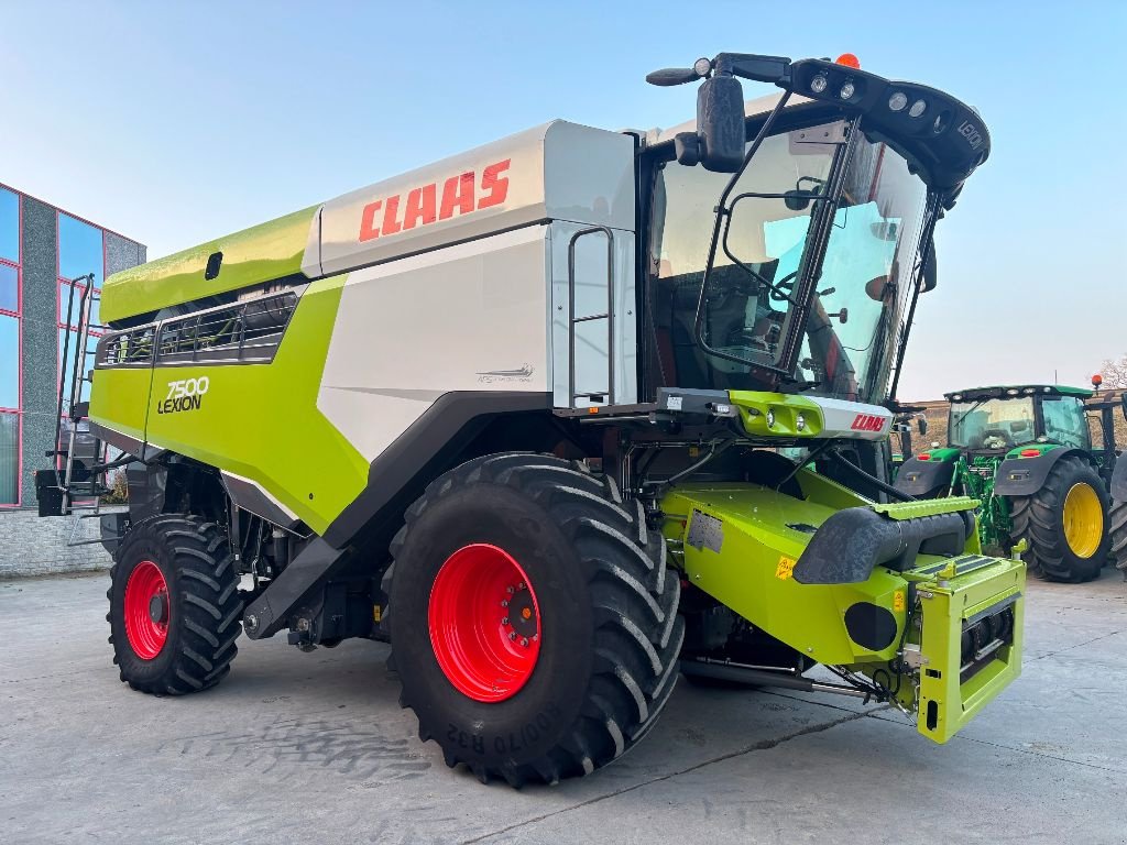 Mähdrescher typu CLAAS LEXION 7500, Gebrauchtmaschine v Baillonville (Obrázek 4)