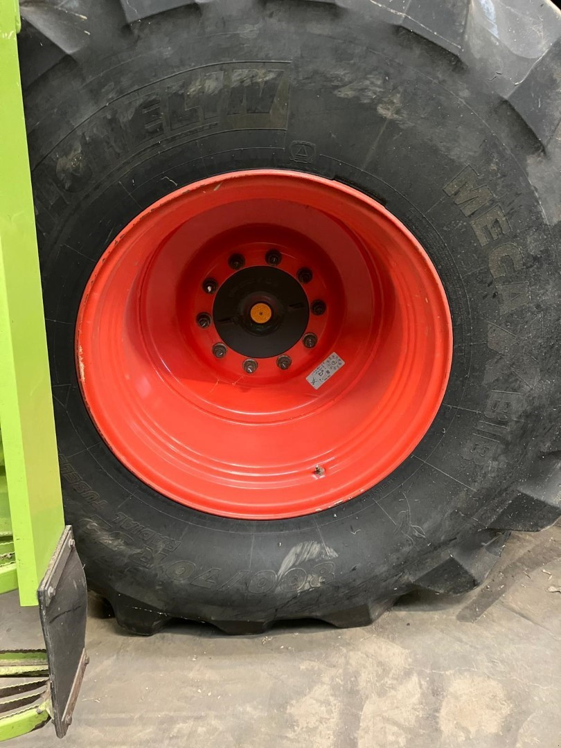 Mähdrescher des Typs CLAAS LEXION 760  T4 + V930 CEREALIE, Gebrauchtmaschine in PONTIVY (Bild 6)