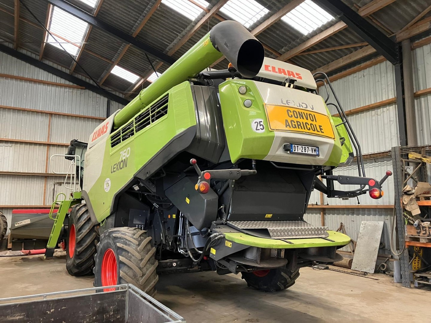 Mähdrescher des Typs CLAAS LEXION 760  T4 + V930 CEREALIE, Gebrauchtmaschine in PONTIVY (Bild 2)