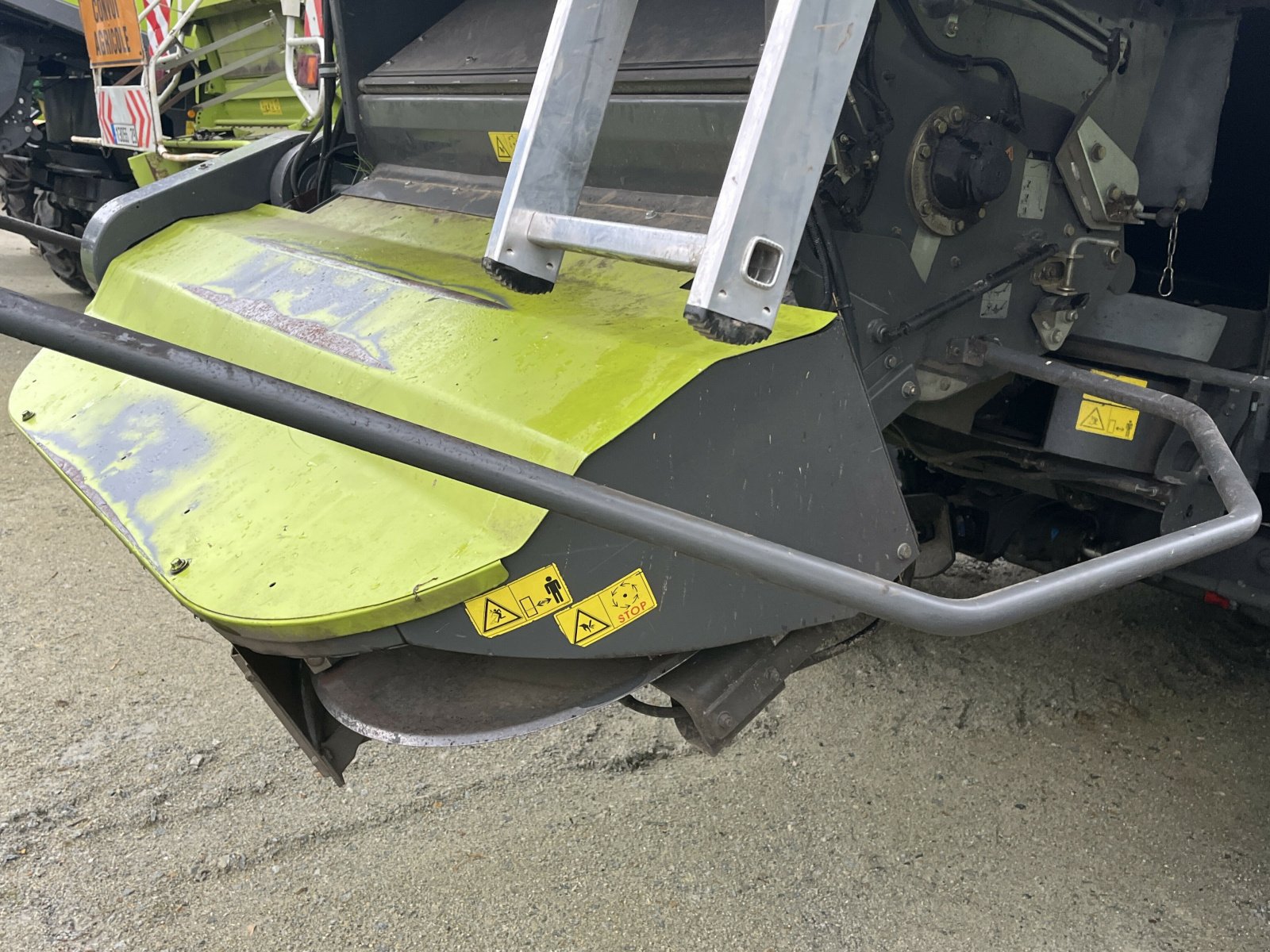 Mähdrescher del tipo CLAAS LEXION 760  T4 + V930 CEREALIE, Gebrauchtmaschine en PONTIVY (Imagen 11)