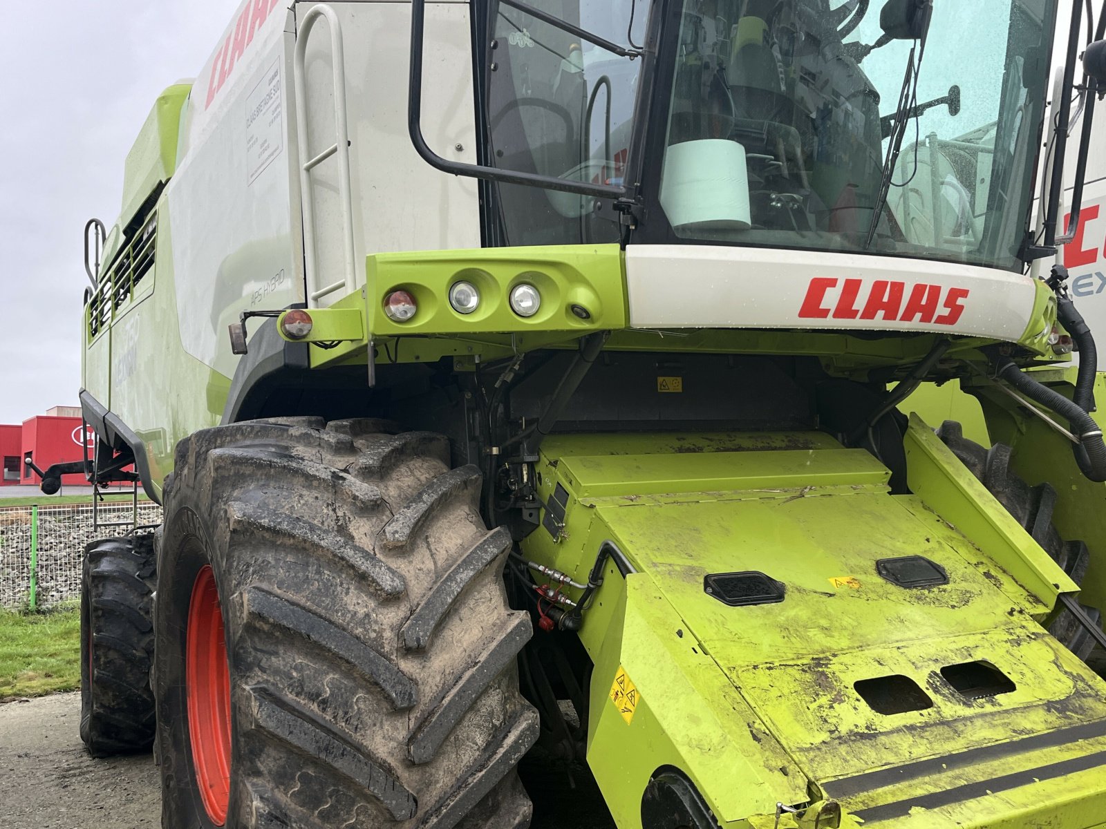 Mähdrescher del tipo CLAAS LEXION 760  T4 + V930 CEREALIE, Gebrauchtmaschine en PONTIVY (Imagen 4)