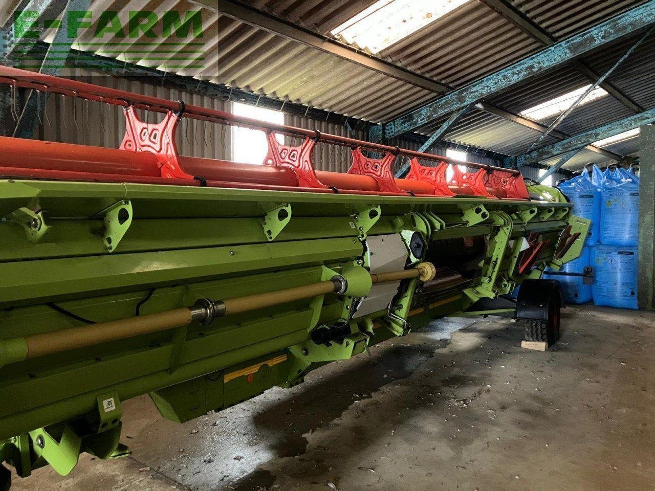 Mähdrescher of the type CLAAS LEXION 760 TT, Gebrauchtmaschine in ULCEBY, ALFORD (Picture 18)