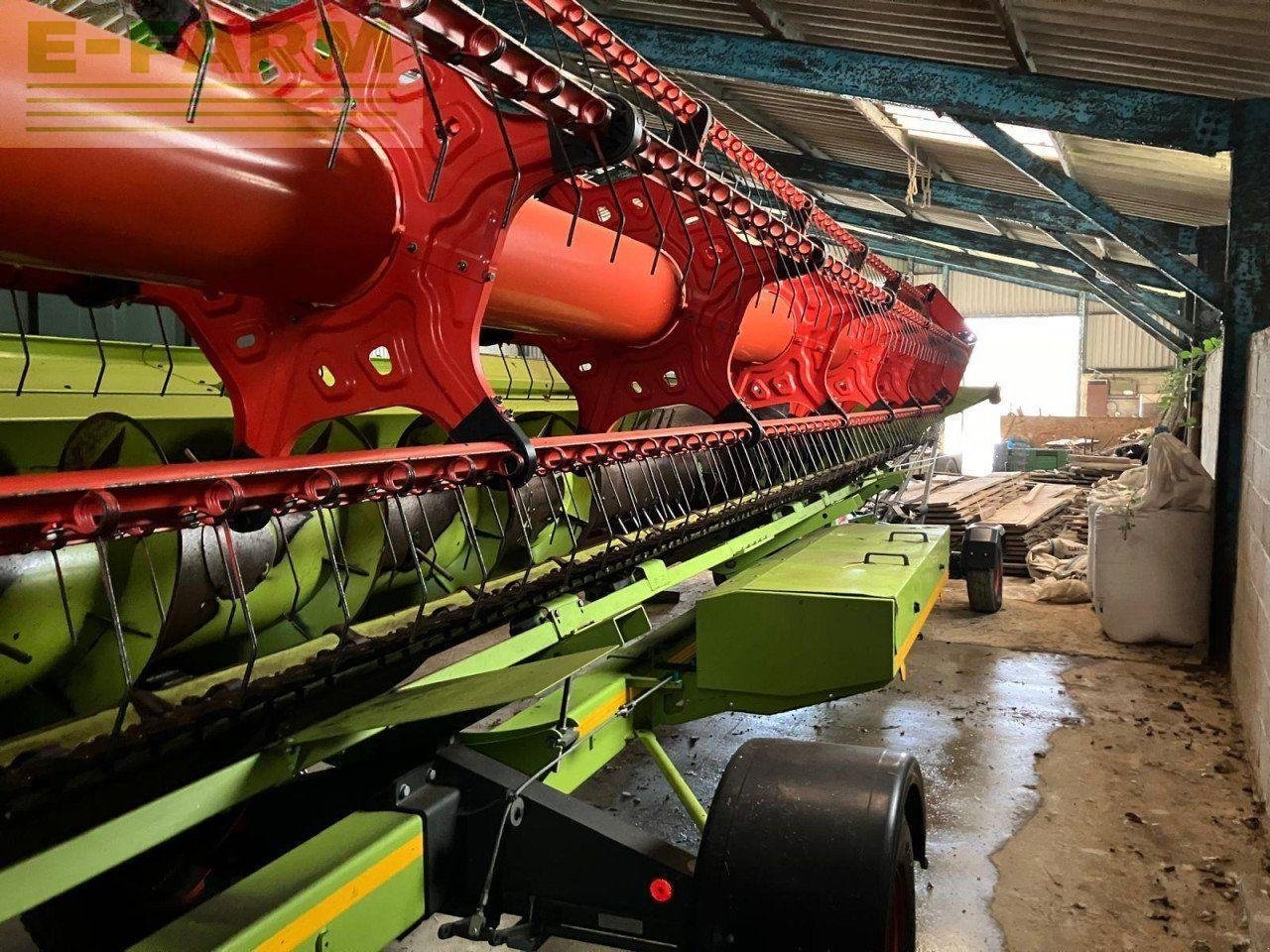 Mähdrescher of the type CLAAS LEXION 760 TT, Gebrauchtmaschine in ULCEBY, ALFORD (Picture 21)