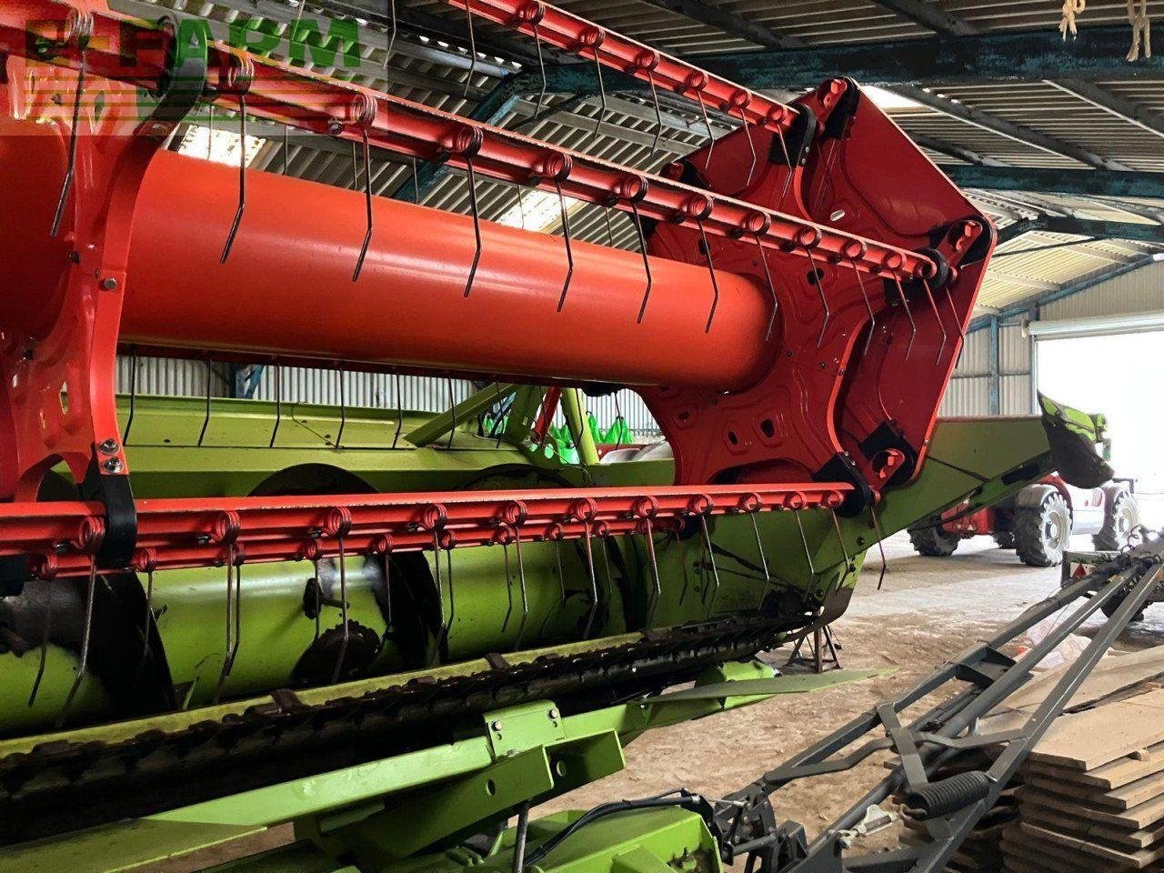 Mähdrescher of the type CLAAS LEXION 760 TT, Gebrauchtmaschine in ULCEBY, ALFORD (Picture 28)