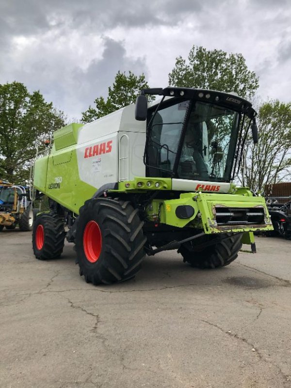 Mähdrescher tip CLAAS LEXION 760, Gebrauchtmaschine in MORHANGE (Poză 1)